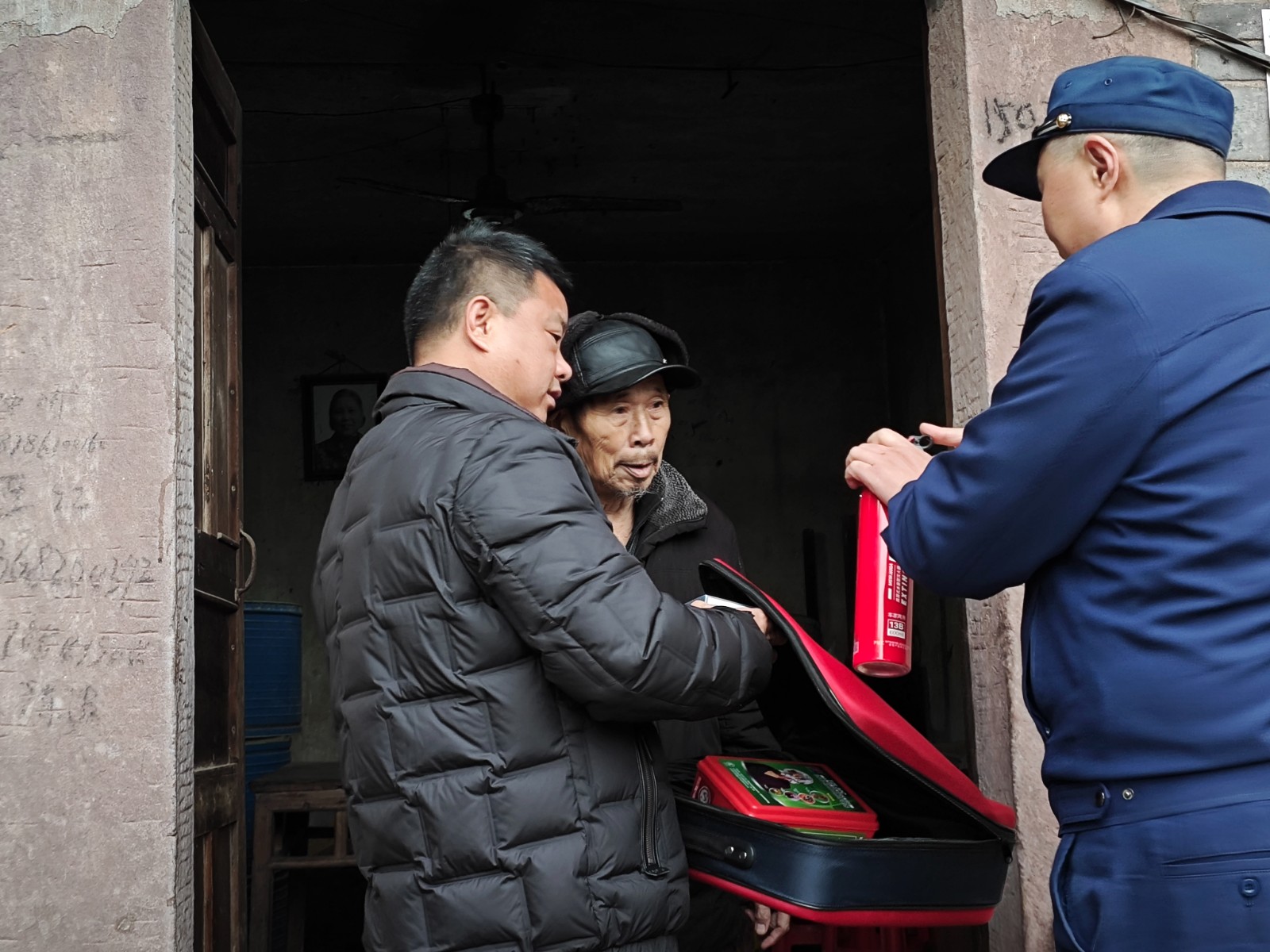 重庆大足消防走进乡村“把脉问诊” 守护冬季防火“最后一公里”