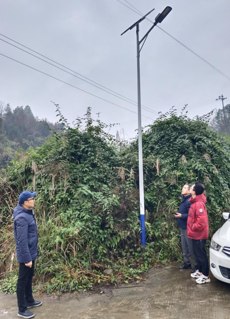 拾万镇纪委：严督“一事一议” 夯实民生根基