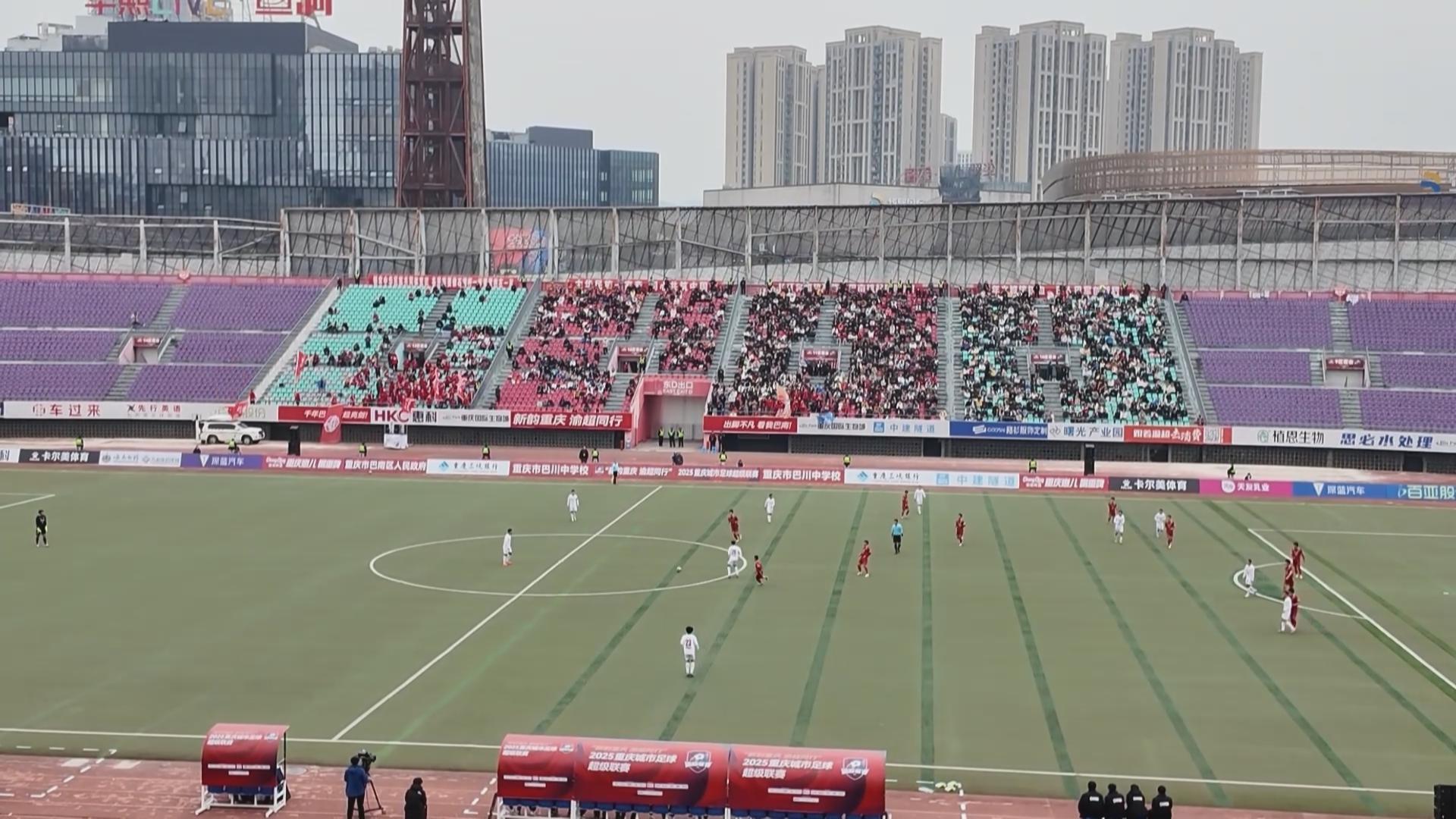 巴南生物城队主场亮剑 1：1与渝中半岛队平分秋色