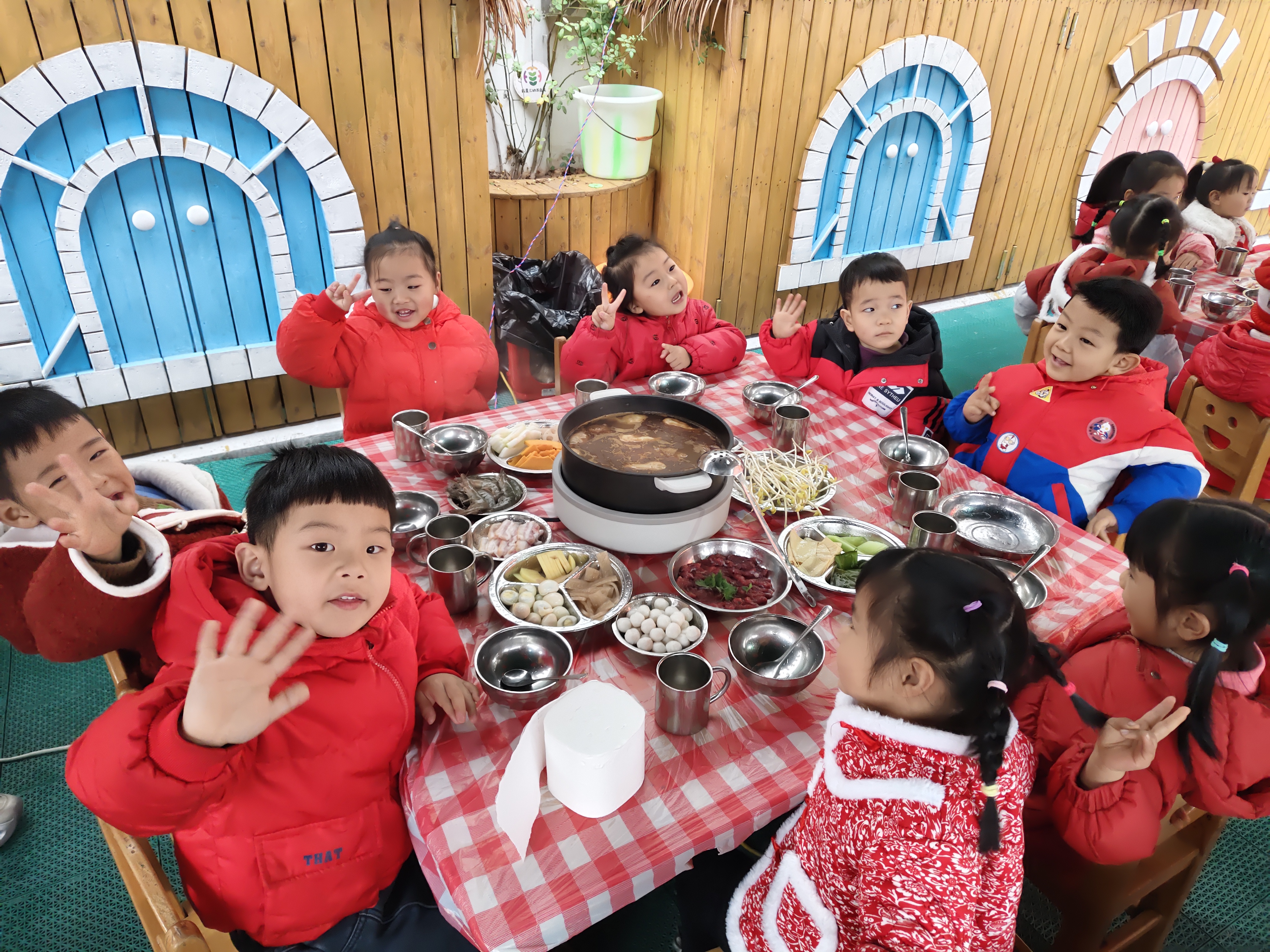 暖暖火锅宴 快乐迎元旦 三驱镇中心幼儿园幼儿自主美食分享活动