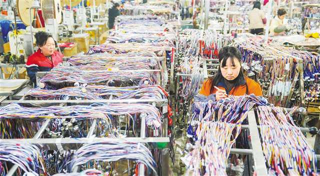 社区“微工厂”冲刺“开门红”