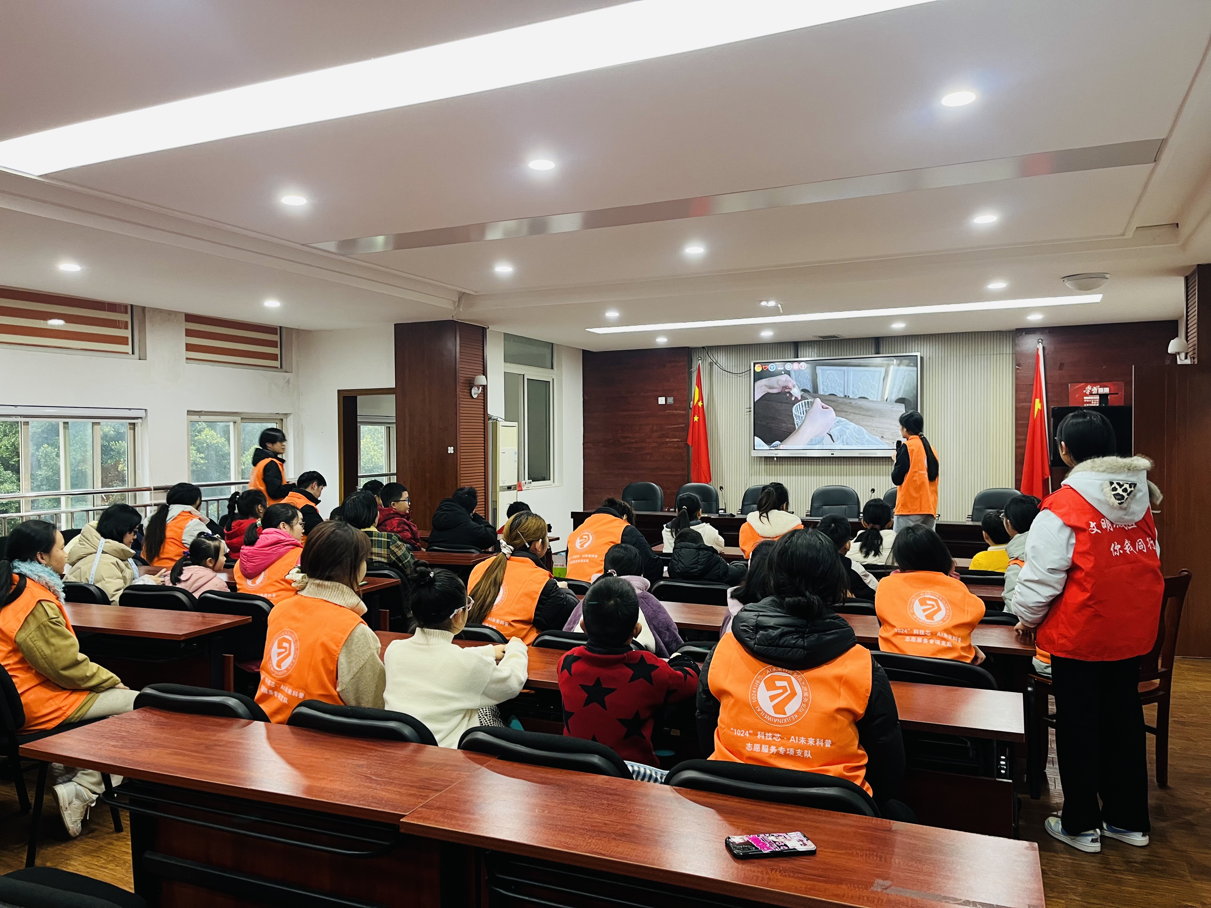 2025.12.21  联惠社区开展未成年&ldquo;童心扭繁花 创意满联惠&rdquo;手工活动4.jpg