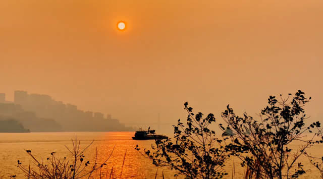 万州：平湖流金