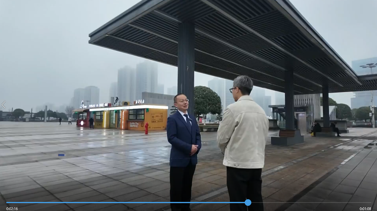 在万市人大代表、住万市政委员今天启程参加全市两会