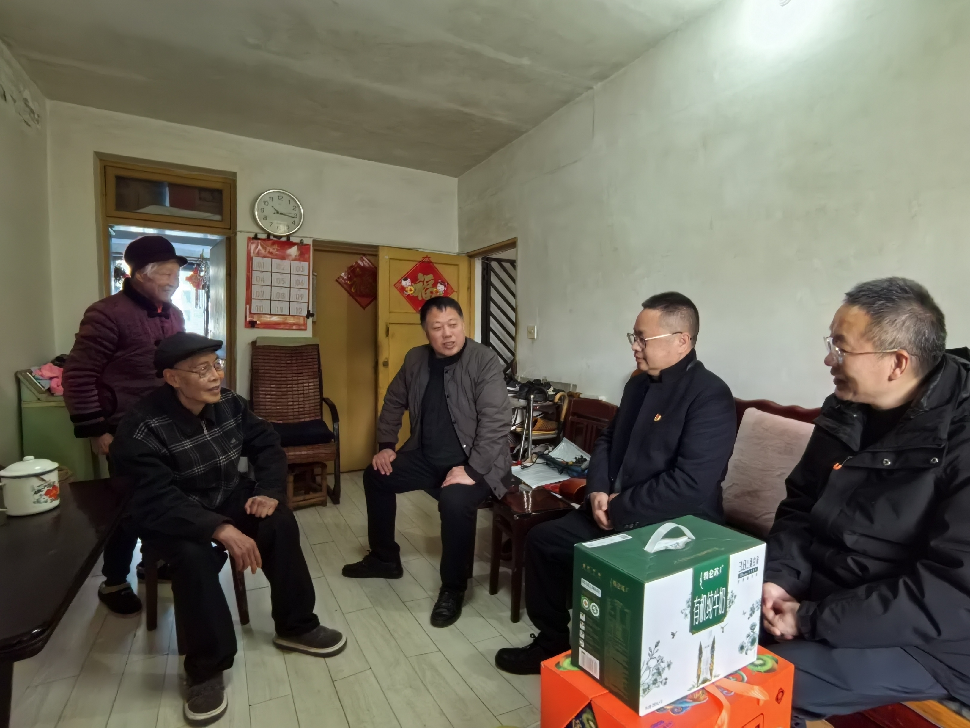 大石中学开展春节前走访慰问活动