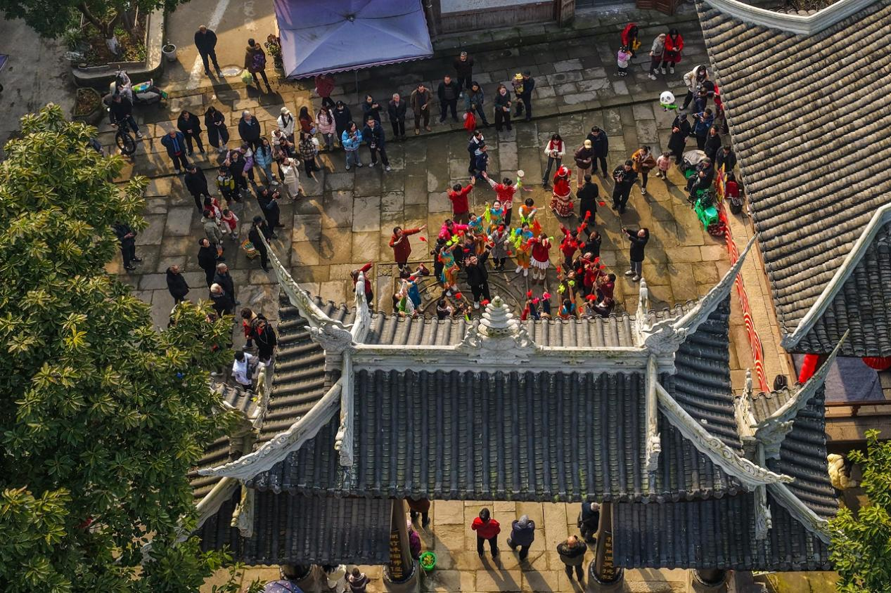 春节期间，龙兴古镇开展&ldquo;古韵龙兴・潮玩新春&rdquo;活动。汪彦彤 摄.png