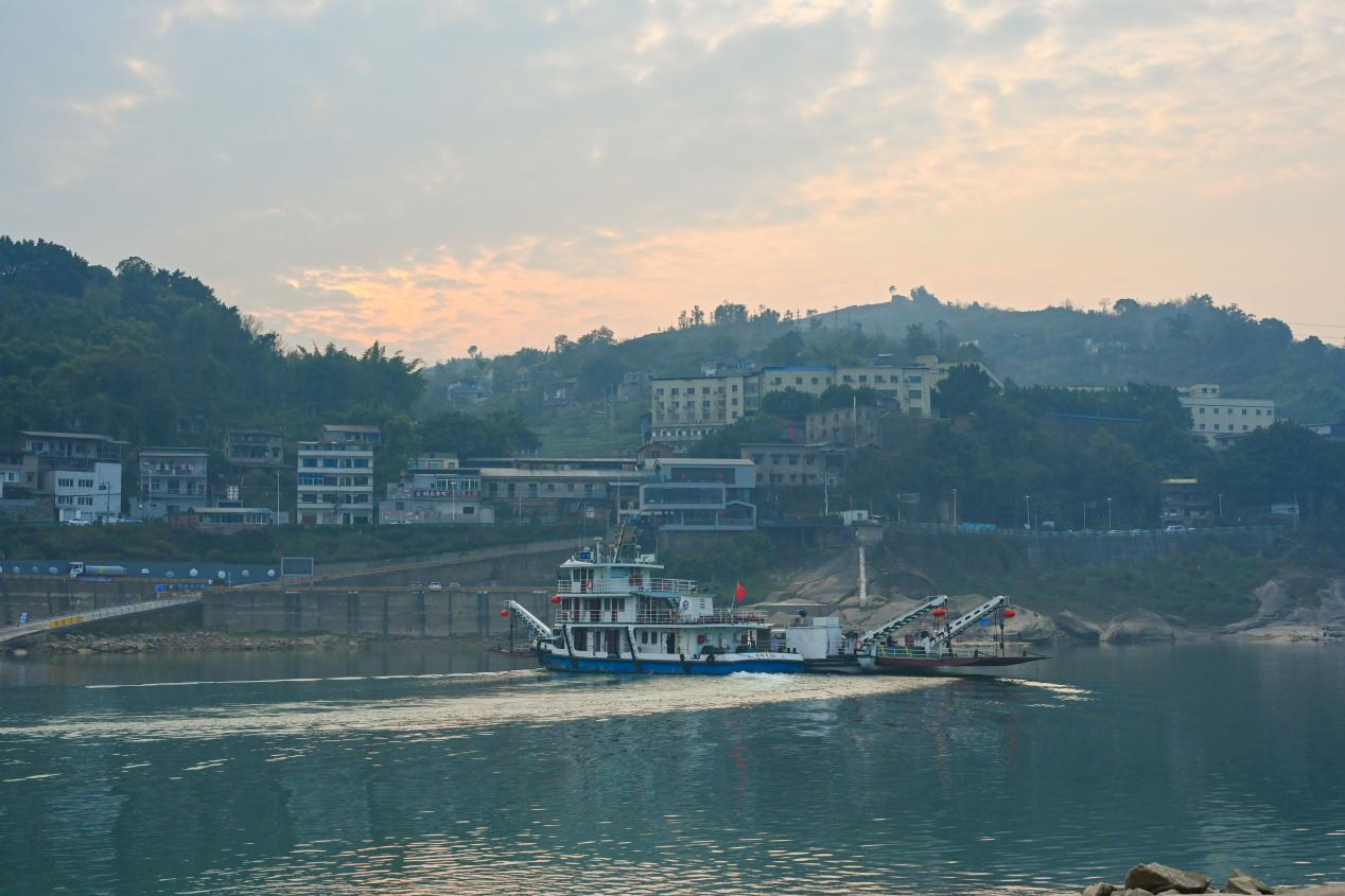 三土车渡。胡一凡 摄.png