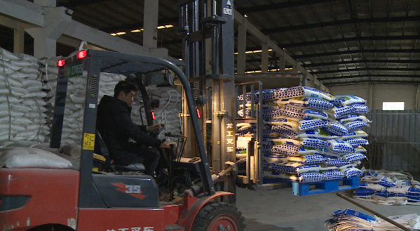 綦江：农资配送早“到位” 春耕备耕“有底气”