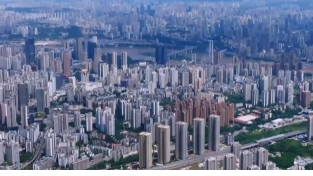 《重庆第1眼》重庆“十五五”规划纲要 | 民生与创新写进日常 五年蓝图中“读懂”新重庆