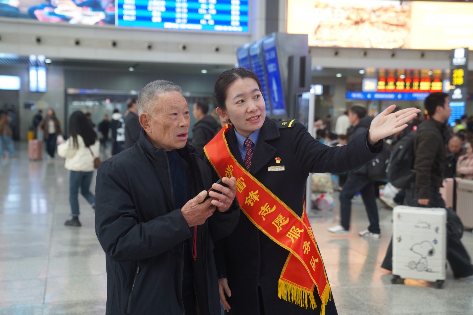 重庆市岗位学雷锋标兵 梁梦佳 (4).jpg