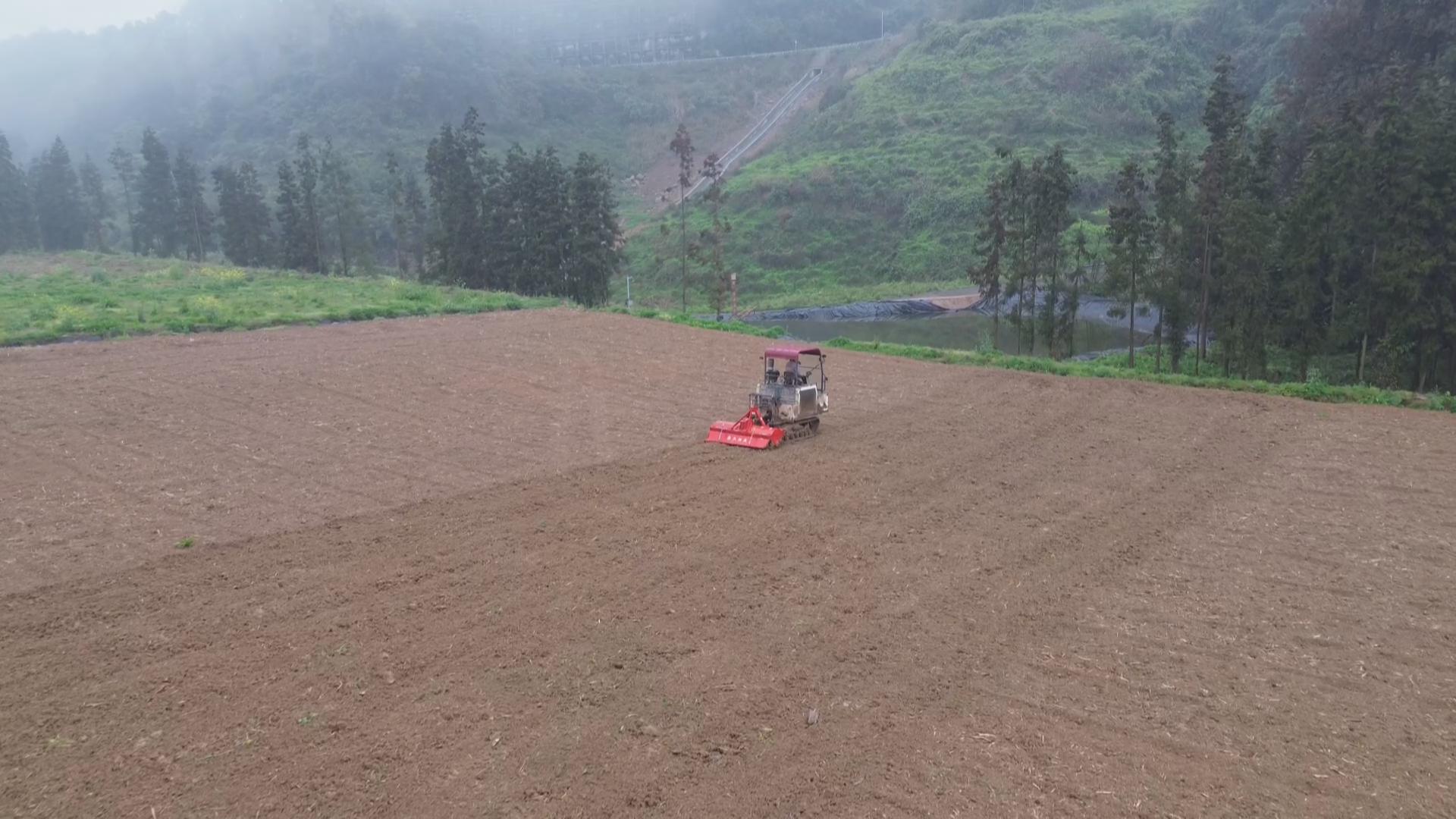 机械化助力春耕春播 跑出“加速度”