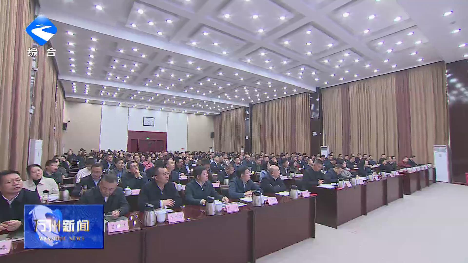 我区举办2026年第一期“平湖大讲堂”专题讲座 卢红 王频 彭志辉出席 黄维作专题讲座