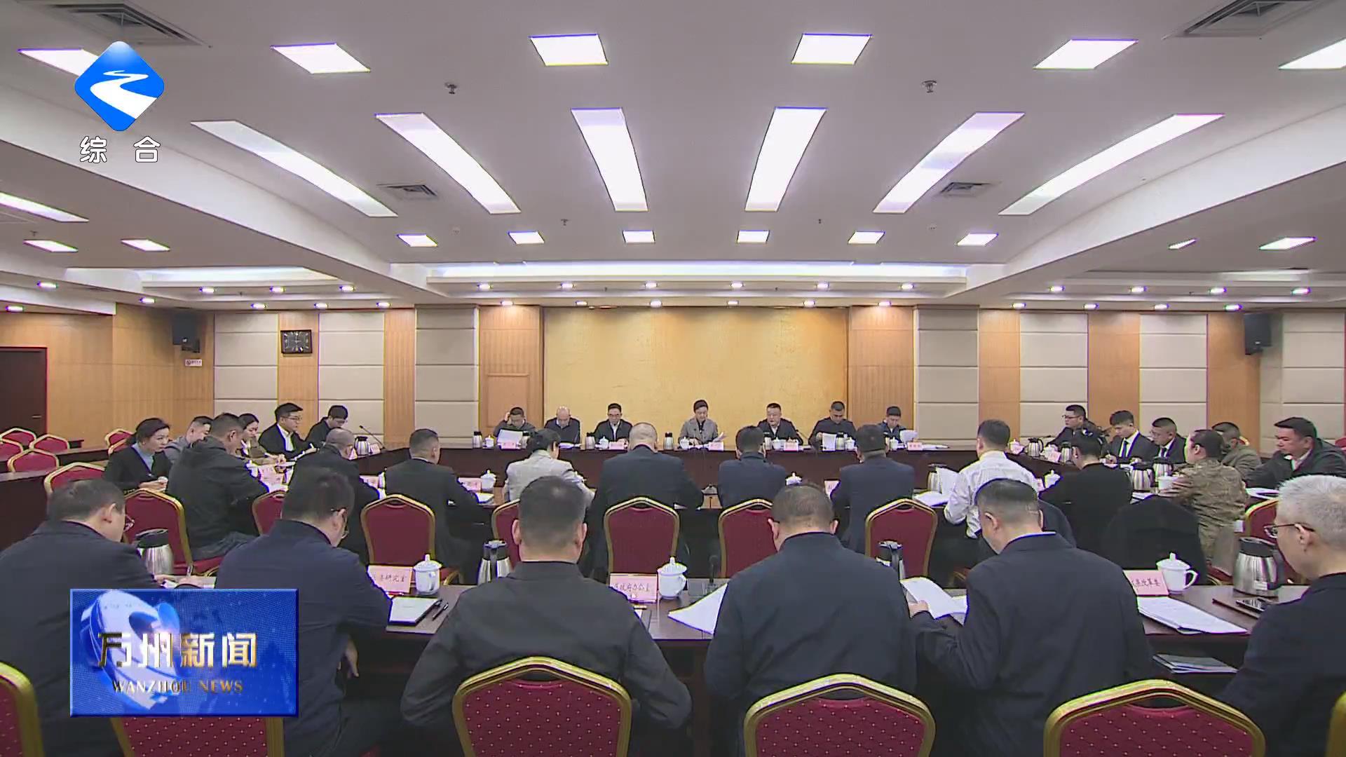 卢红在万州区青年民营企业家座谈会上强调 坚持和落实“两个毫不动摇” 为全市重要城市副中心建设注入强劲动能 李庆主持 封波出席