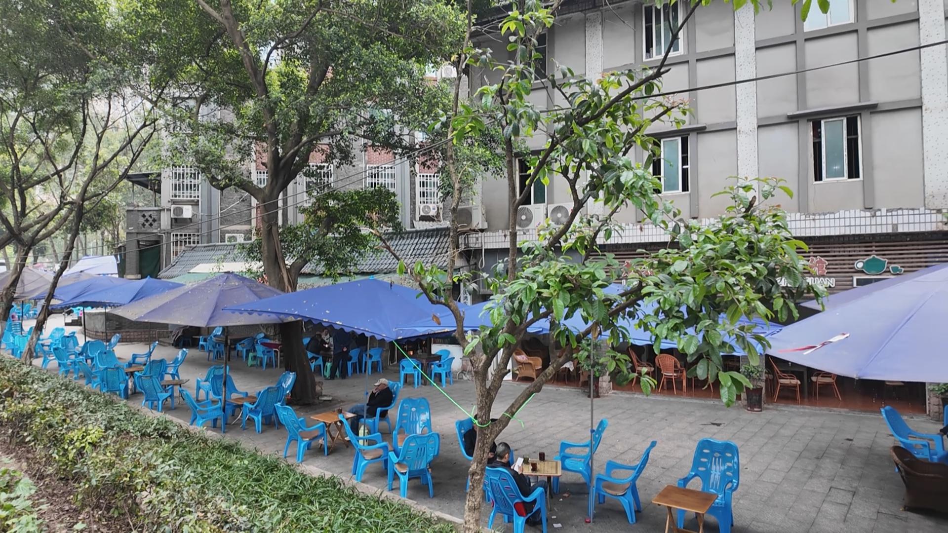 今日关注·回音：伸缩雨棚解乱搭难题