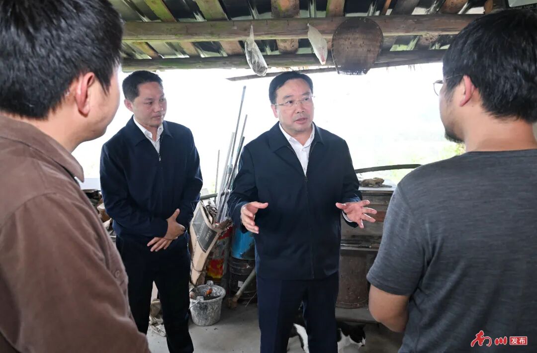 马奇柯深入合溪镇古花镇调研
