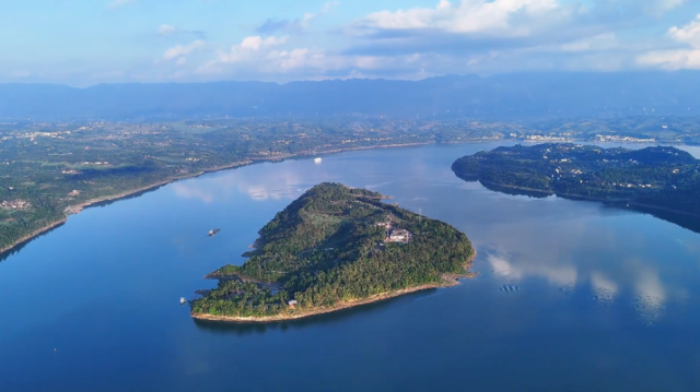 重庆忠县：春和景明皇华城 四面环水入画来