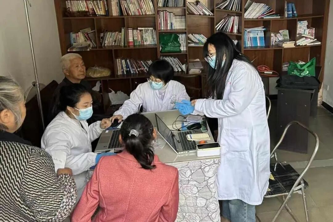 【文明实践】峰岩乡：开展健康服务活动 暖心守护老年人健康