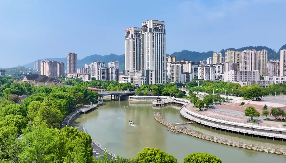 【环境守护】区城市管理局：靶向治理河道环境 绘就水清岸绿新画卷