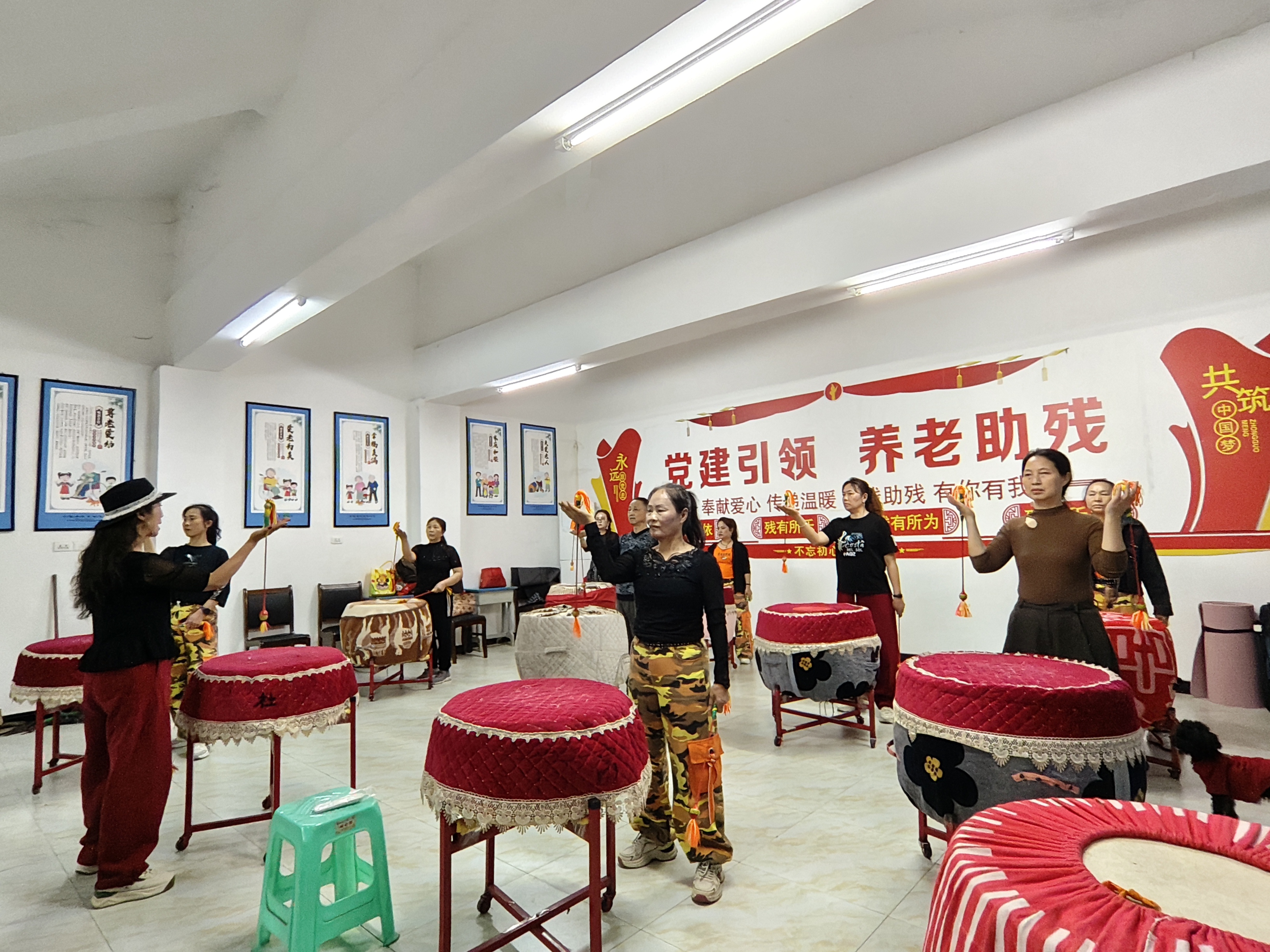 社区教育学习点花漾鼓培训班开课.jpg