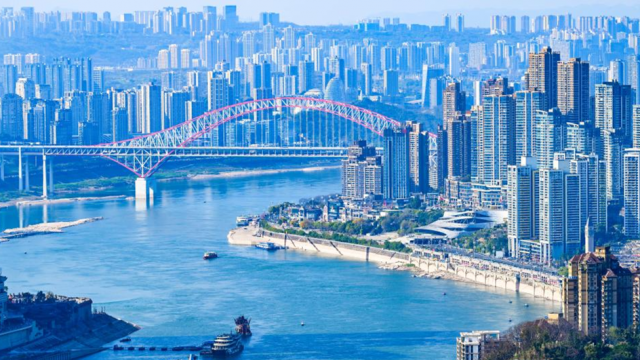 热辣沸腾，不夜重庆