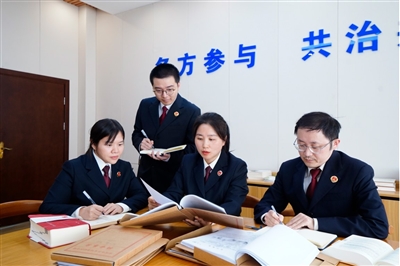cqfzb0608007_003_01_b.jpg
