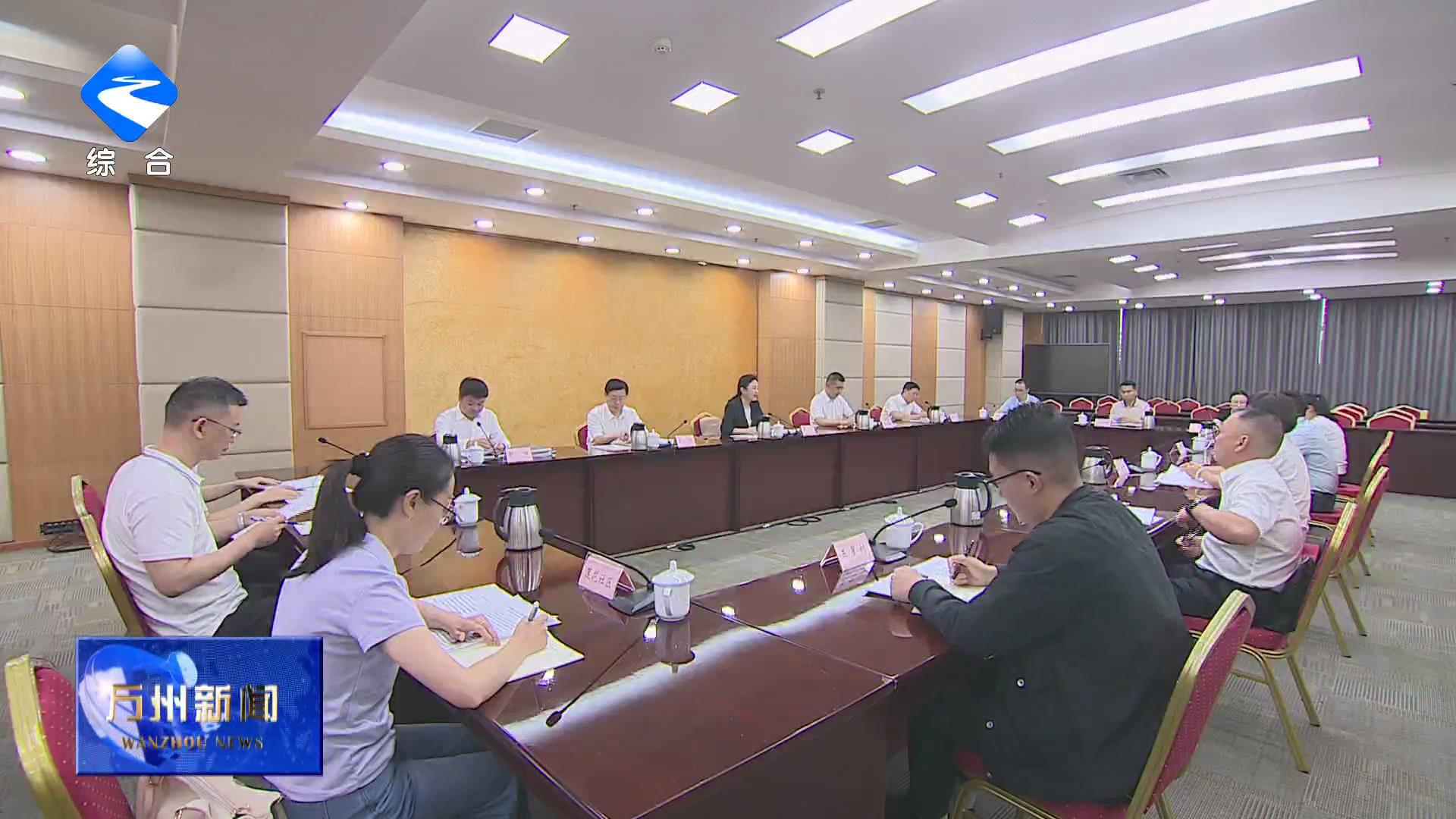 卢红在全区村（社区）党组织书记座谈会上强调 以昂扬的斗志饱满的热情旺盛的精力 为全市重要城市副中心建设贡献更大力量